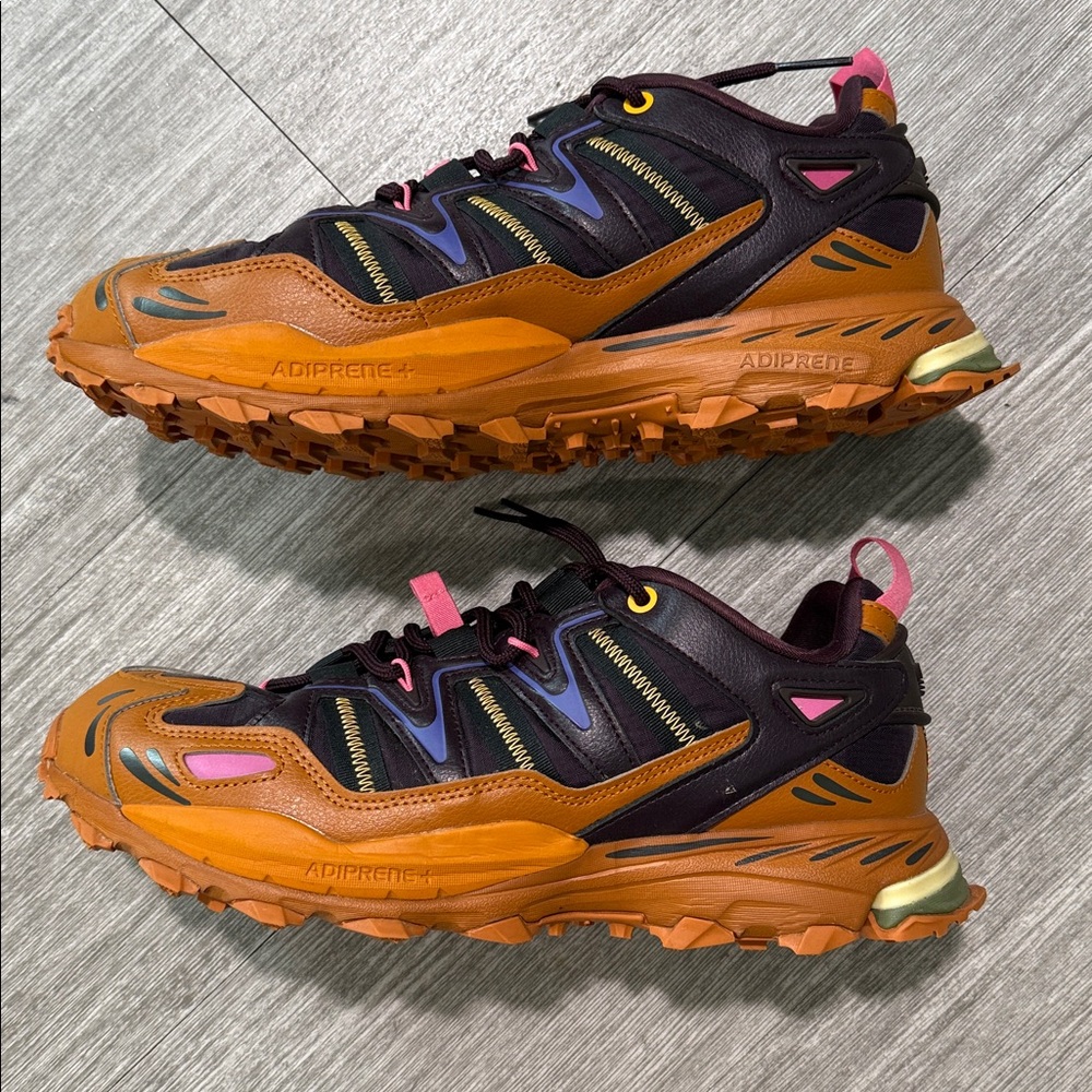 Adidas Hyperturf Adventure
Dia de los Muertos

Size 10 1/2